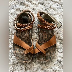 Muk Luks Size 6 Estelle Gladiator Sandals